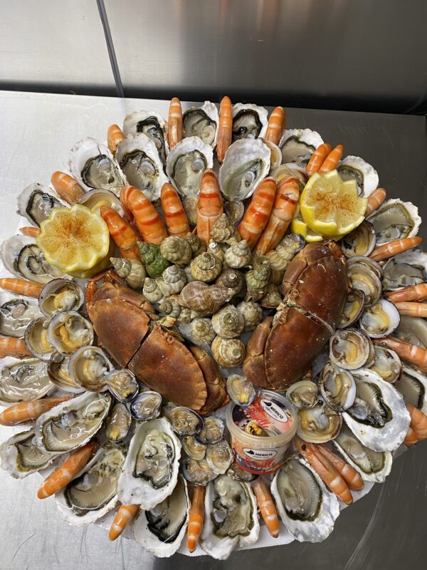 plateau fruits de mer avec tourteaux