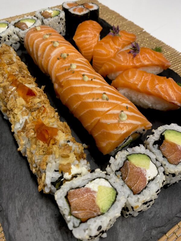 Plateau sushi spécial Saumon – Image 2